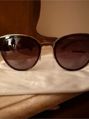 SMITH Tortoiseshell Frame Sunglasses with Gradient Brown Lenses